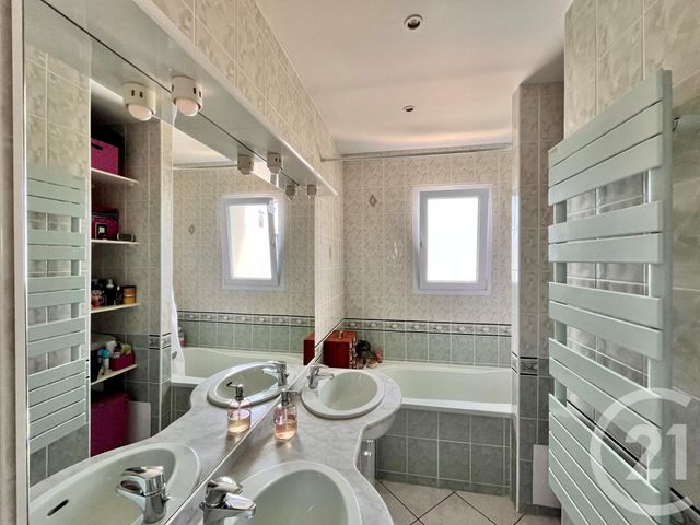 maison à vendre - 6 pièces - 111.5 m2 - ST HILAIRE DE RIEZ - 85 - PAYS-DE-LOIRE - Century 21 Atlantique Immo