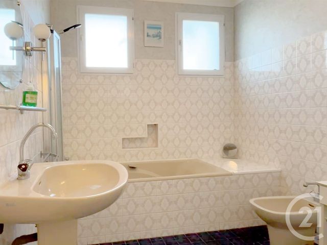 maison à vendre - 7 pièces - 143.64 m2 - ST HILAIRE DE RIEZ - 85 - PAYS-DE-LOIRE - Century 21 Atlantique Immo