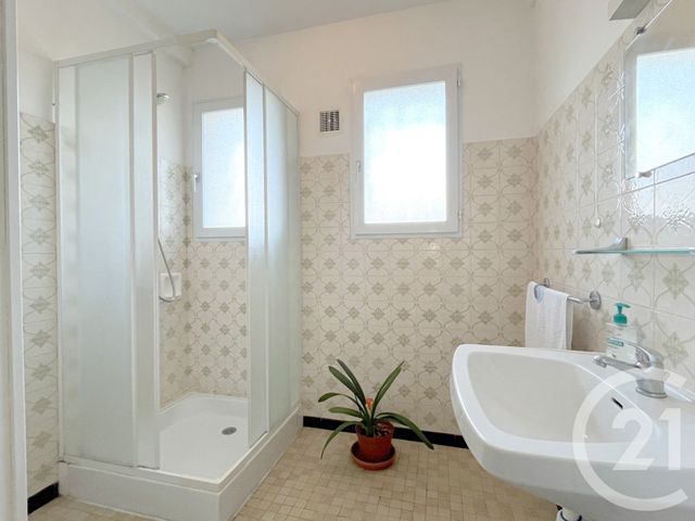 maison à vendre - 7 pièces - 143.64 m2 - ST HILAIRE DE RIEZ - 85 - PAYS-DE-LOIRE - Century 21 Atlantique Immo