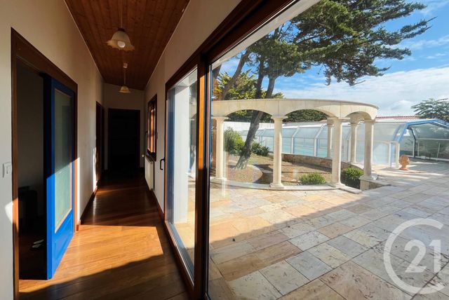 maison à vendre - 8 pièces - 314.0 m2 - ST HILAIRE DE RIEZ - 85 - PAYS-DE-LOIRE - Century 21 Atlantique Immo