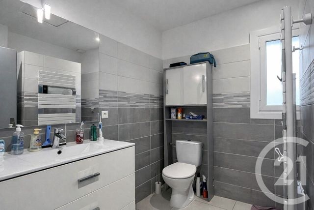 Appartement T3 à vendre - 3 pièces - 64.62 m2 - ST HILAIRE DE RIEZ - 85 - PAYS-DE-LOIRE - Century 21 Atlantique Immo