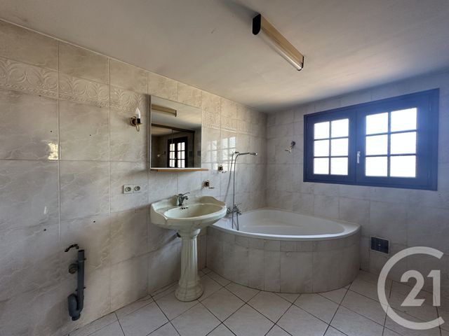 maison à vendre - 10 pièces - 182.0 m2 - ST HILAIRE DE RIEZ - 85 - PAYS-DE-LOIRE - Century 21 Atlantique Immo