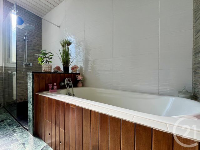 maison à vendre - 7 pièces - 170.42 m2 - LE FENOUILLER - 85 - PAYS-DE-LOIRE - Century 21 Atlantique Immo