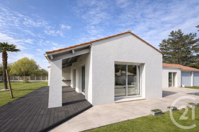 maison à vendre - 5 pièces - 134.72 m2 - ST HILAIRE DE RIEZ - 85 - PAYS-DE-LOIRE - Century 21 Atlantique Immo