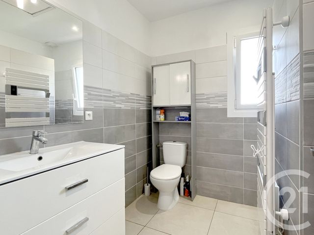 Appartement T3 à vendre - 3 pièces - 64.62 m2 - ST HILAIRE DE RIEZ - 85 - PAYS-DE-LOIRE - Century 21 Atlantique Immo