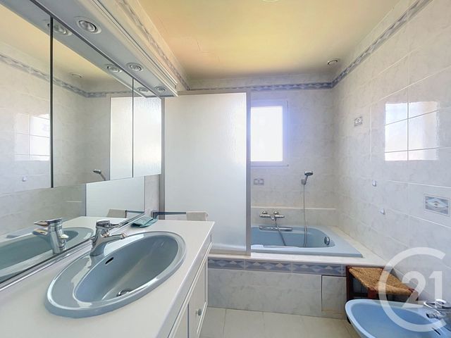 maison à vendre - 5 pièces - 115.45 m2 - ST HILAIRE DE RIEZ - 85 - PAYS-DE-LOIRE - Century 21 Atlantique Immo