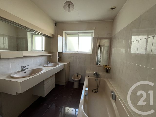 maison à vendre - 5 pièces - 128.35 m2 - ST HILAIRE DE RIEZ - 85 - PAYS-DE-LOIRE - Century 21 Atlantique Immo